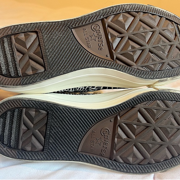 Digital Daze Chuck Taylor All Star - Picture 6 of 7